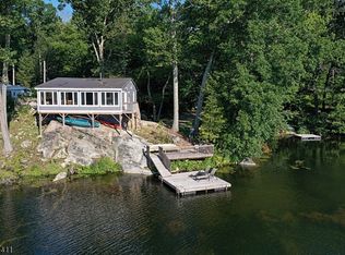 12 Rosemarie Ln, Andover, NJ 07821