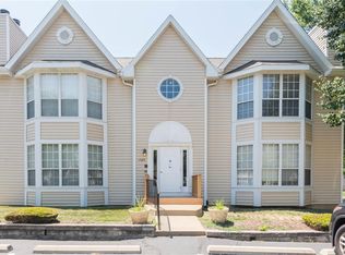 1524 Whispering Creek Dr APT C, Ballwin, MO