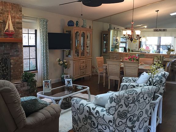 4th image of 910 Fruitwood Pl