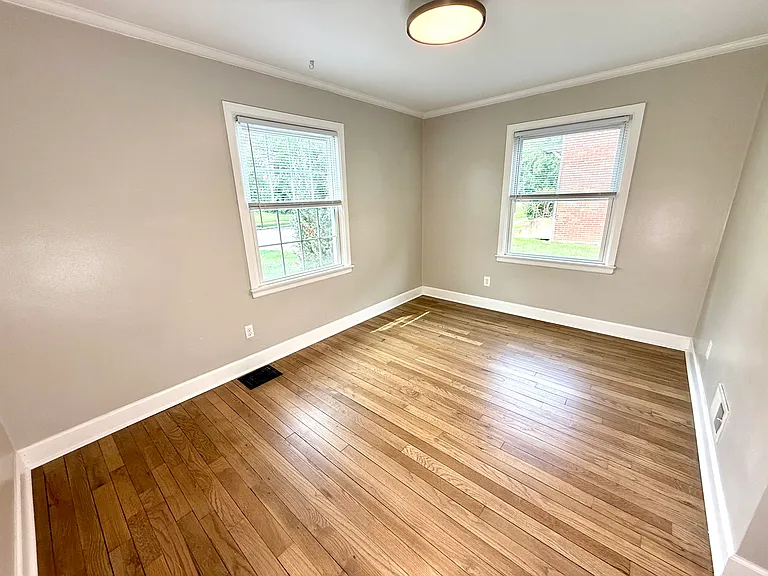 1608 Waltham Rd — Photo 16