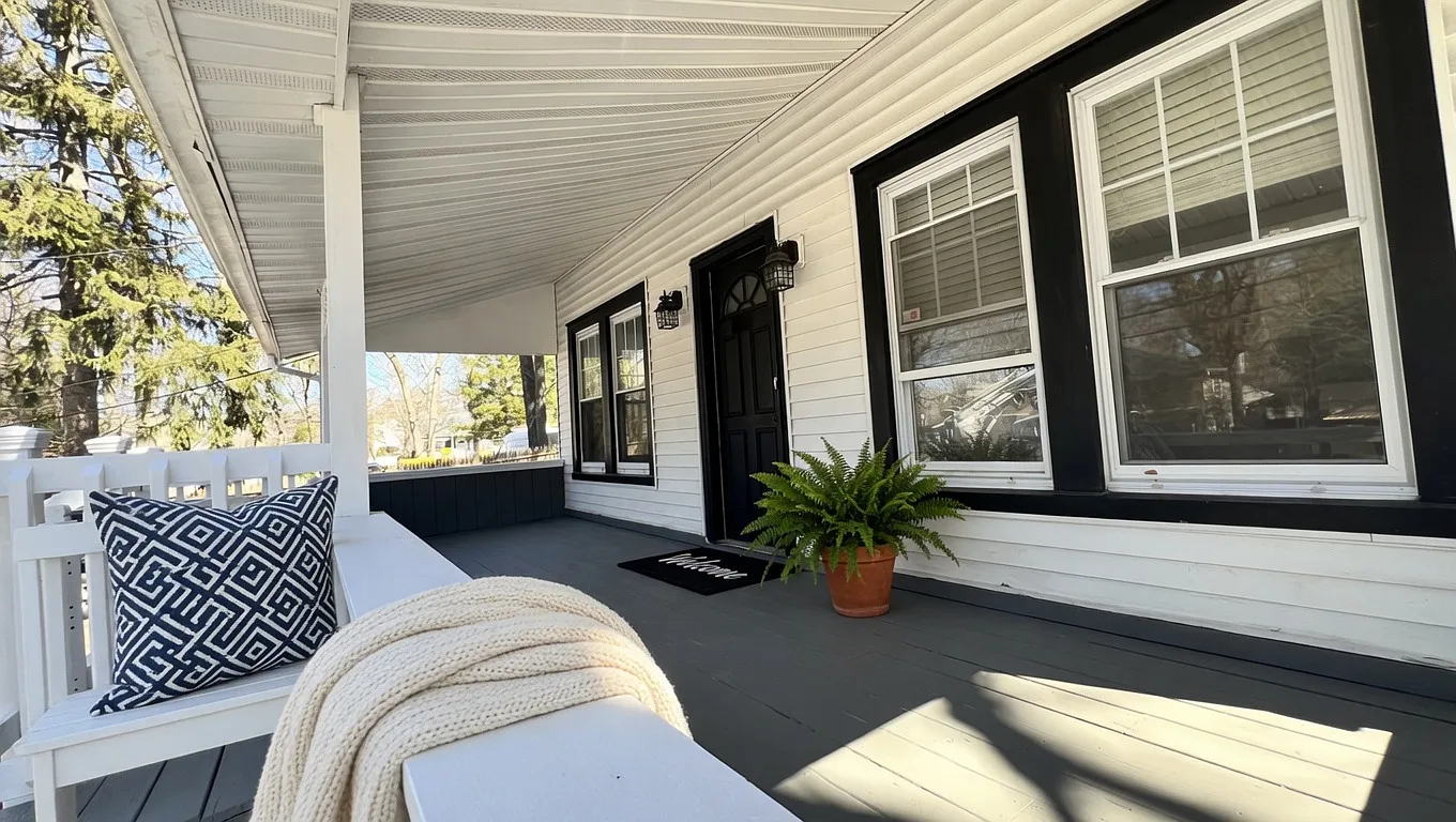 103 Echo Ave — Photo 1