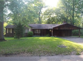 8920 Sweetbriar Ln, Shreveport, LA 71118