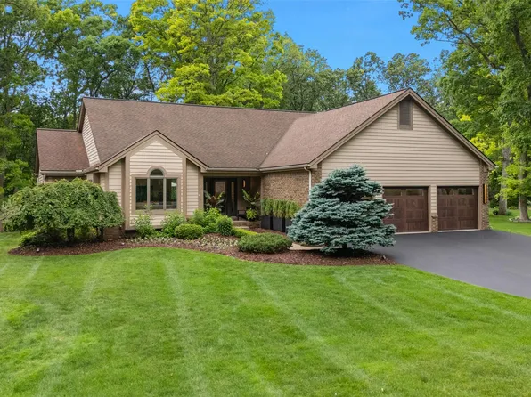 5083 Timber Cove Cir, Clarkston, MI 48346