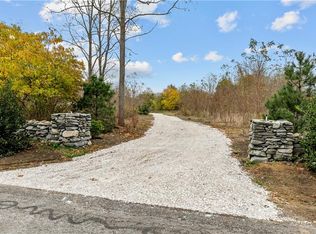 207 Poppasquash Rd, Bristol, RI 02809