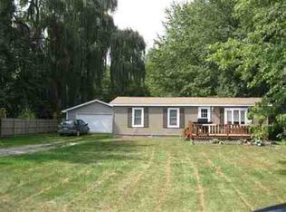 4767 N Saginaw Bay Shore Dr, Pinconning, MI 48650
