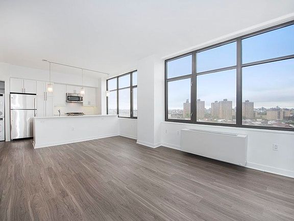 4th image of 424 Bedford Ave APT 3A