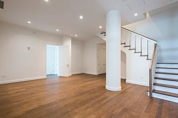 Rented by Compass | media 28