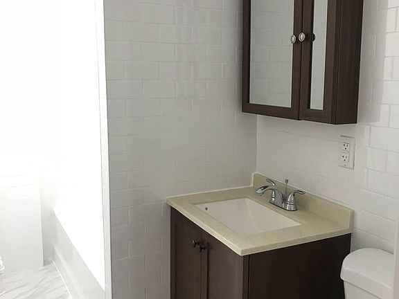 4th image of 235 W 103rd St APT 8G