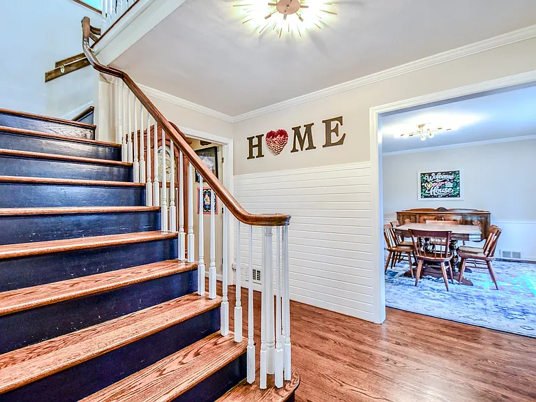 1500 Devereux Dr — Photo 6