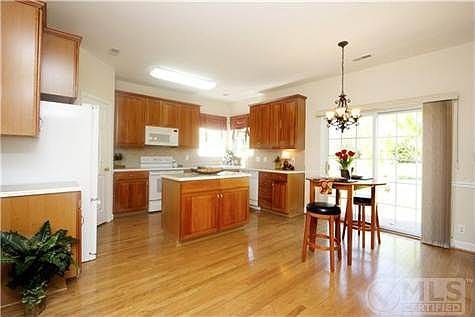 5th image of 200 Wisteria Dr