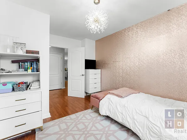 568 Grand Street image 13 of 27