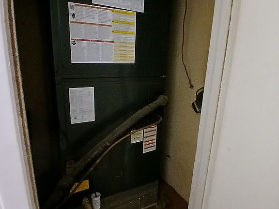 5th image of 304 Yorkshire Blvd