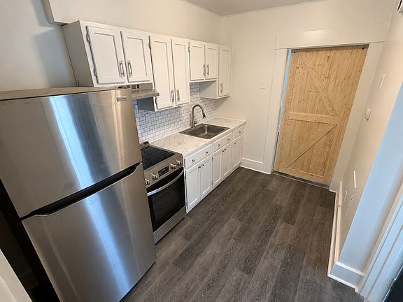 3rd image of 129 Ross Ave #4
