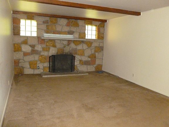 Livingroom now has LVP
