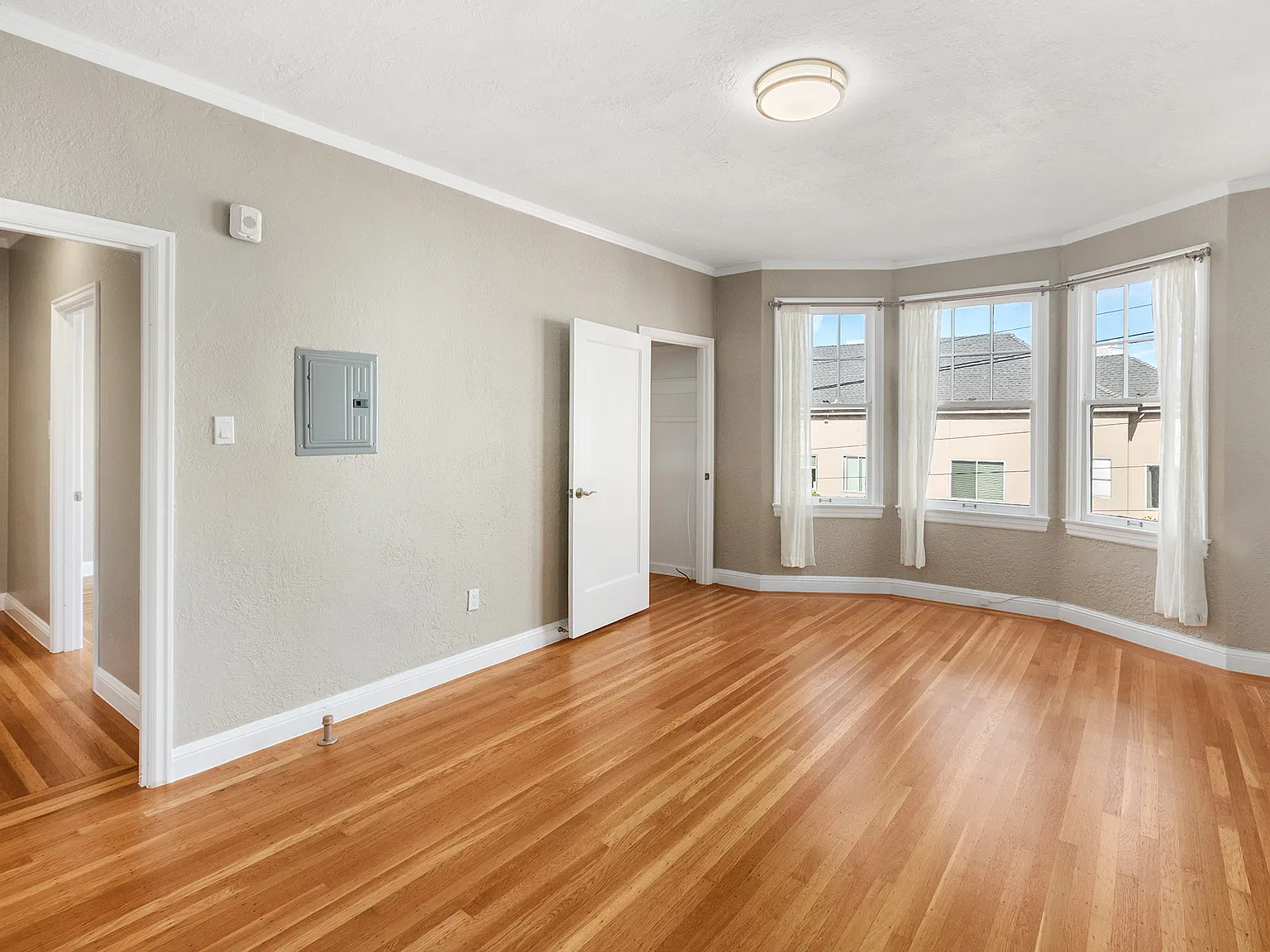 1595 Greenwich St — Photo 2
