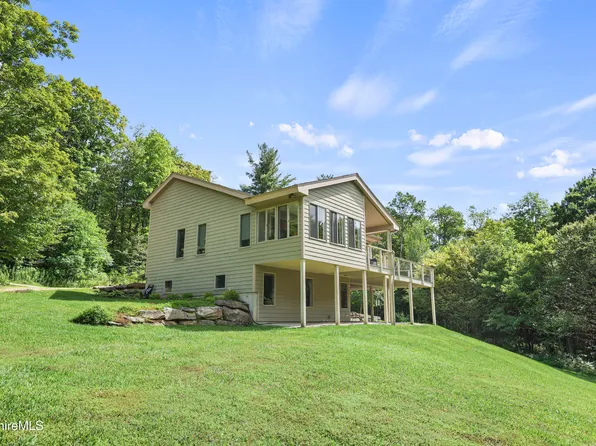 140 Leland Rd, Becket, MA 01223