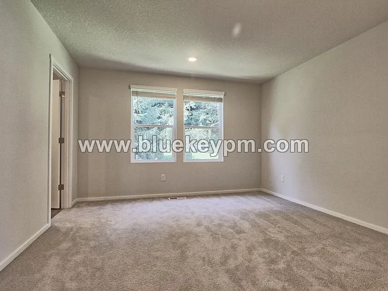 5808 NE 80th Ct — Photo 9