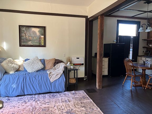4th image of 300 N Park St #2