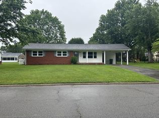 412 9th St, Lawrenceburg, TN 38464