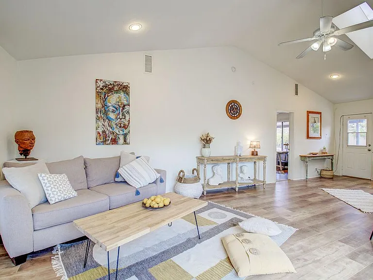 6308 W Port Royale Ln — Photo 59