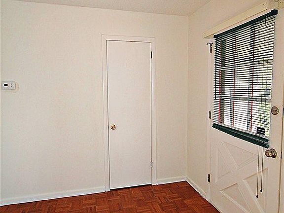 2nd image of 912 Roll Tide Ln NW