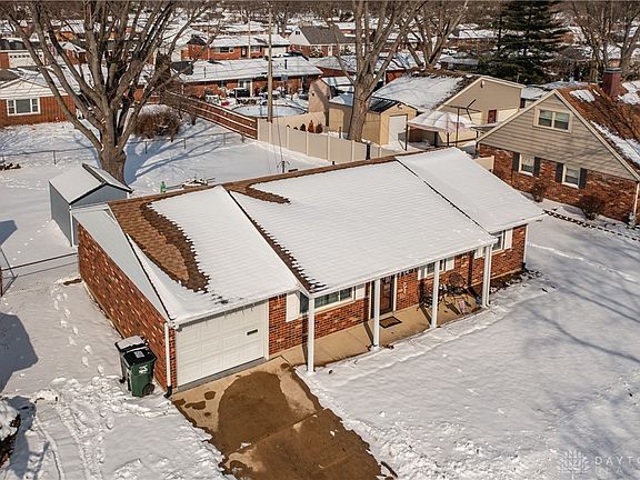 2nd image of 1033 Mystic Ln S