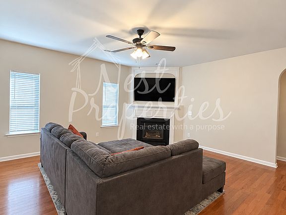 3rd image of 293 Knight Valley Cir
