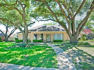 5902 Lakeshore Dr, Rowlett, TX 75089