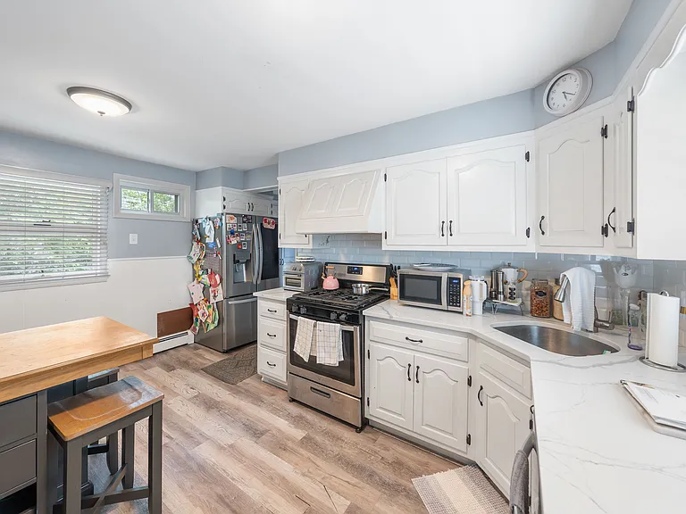 306 E Passaic Ave — Photo 8