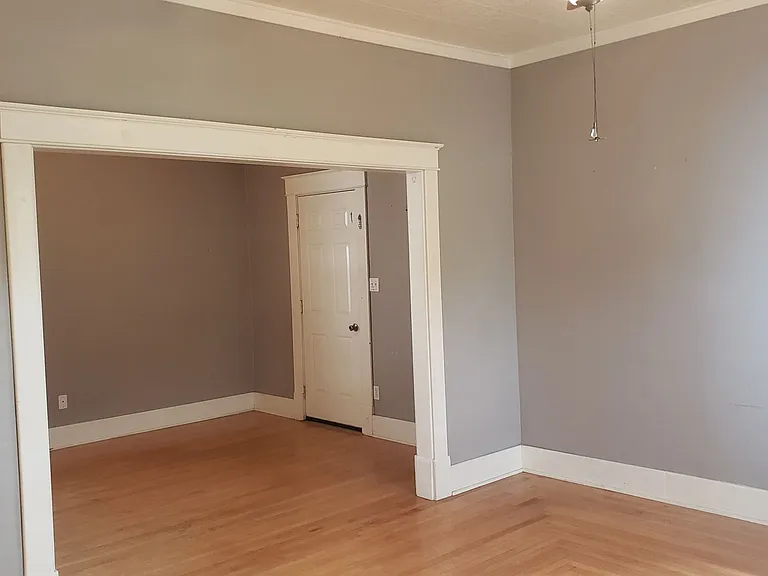 2104 N Fir St — Photo 11