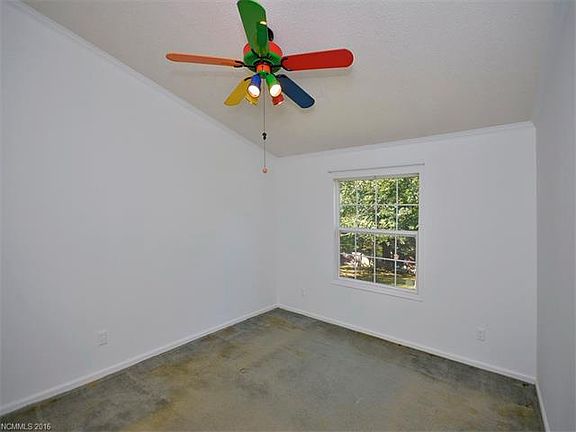 5th image of 76 Carwood Dr