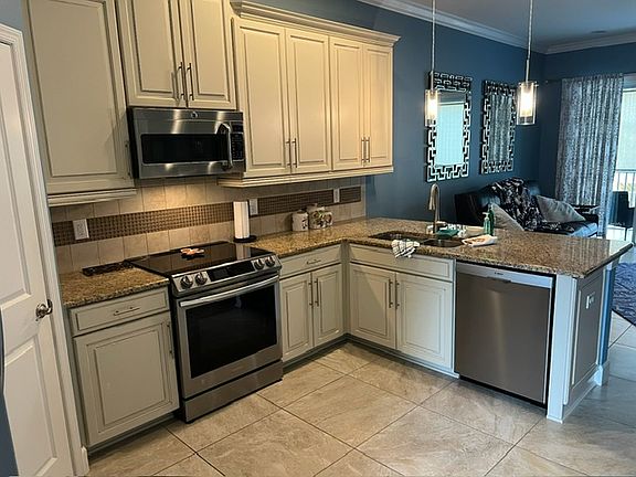 4th image of 3228 Moorings Dr S