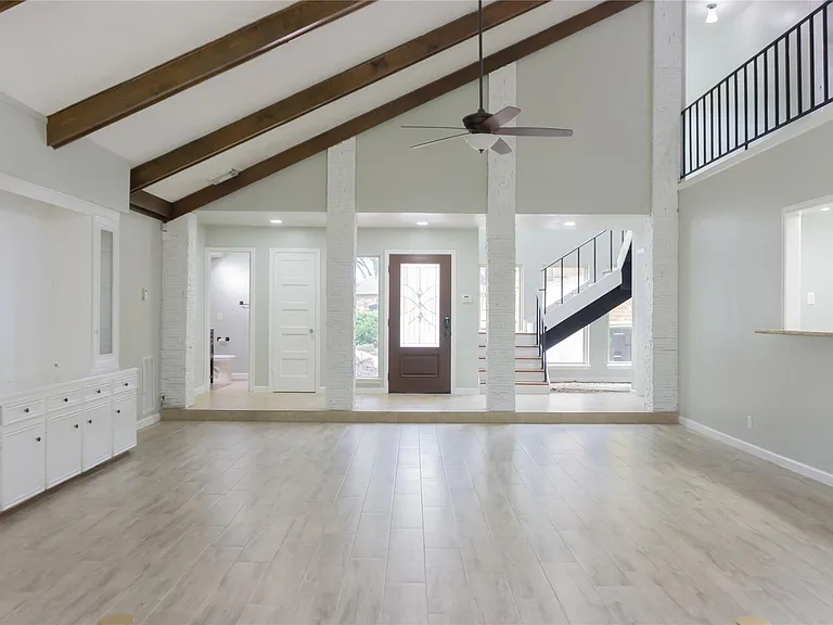 3406 Deerwood Ln — Photo 5
