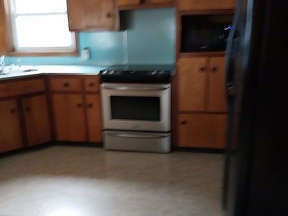 5th image of 1006 Harding Ave