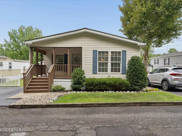 17 Village Road, Morganville, NJ 07751