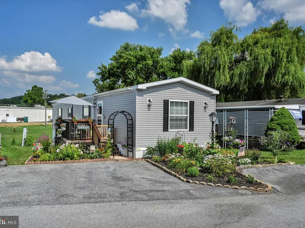 108 Westbrook Dr, Ephrata, PA 17522