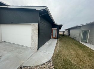 2155 S Thatcher Cir, Wichita, KS 67207