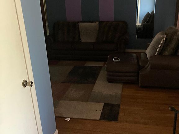 4th image of 6826 Lyndhurst Dr