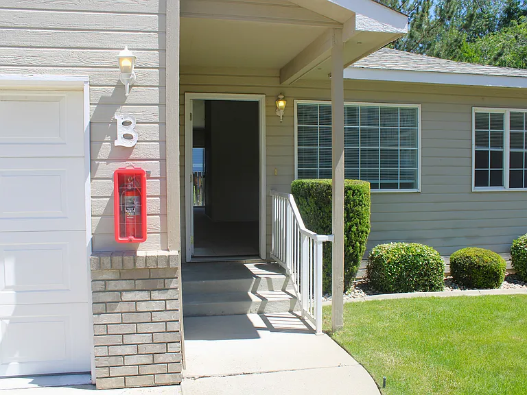 1386 Brown St #B — Photo 1