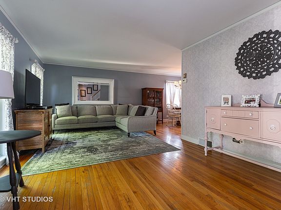 4th image of 4136 N Plainfield Ave