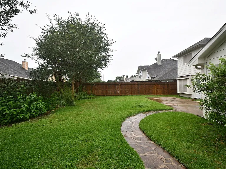 10430 Sanibel Falls Ct — Photo 35