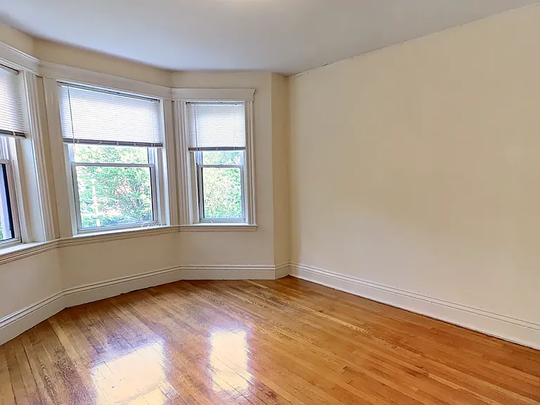 102 Queensberry St #7 — Photo 3