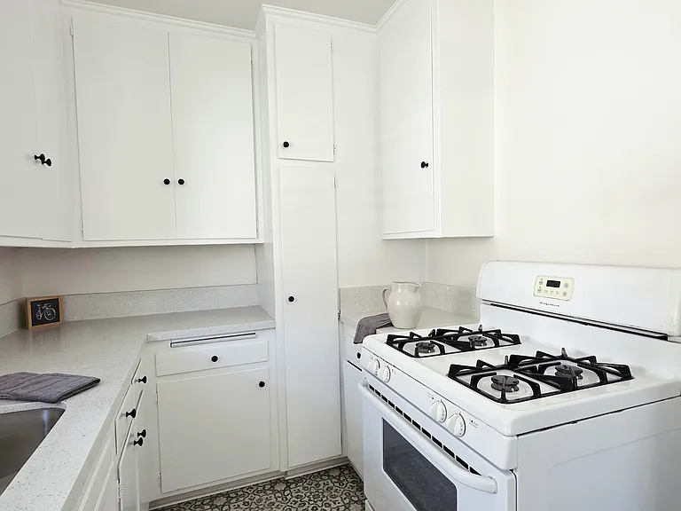 319 N Chevy Chase Dr #F — Photo 5