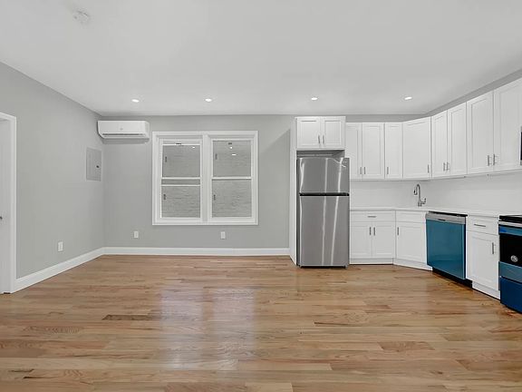 2nd image of 3014 Bronxwood Ave Floor 2
