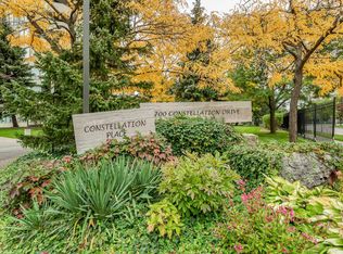 700 Constellation Dr #1807, Mississauga, ON