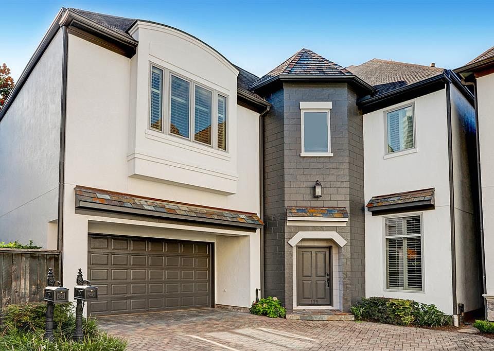 SPECTACULAR HOME CUSTOM BUILT BY LOVETT HOMES. LOCATED AT END OF CUL DE SAC FOR PRIVACY. NORTH SOUTH EXPOSURE!