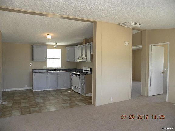 3rd image of 6 Agate Circle Dr