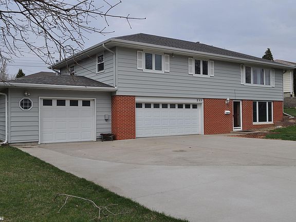 3rd image of 255 Perch St