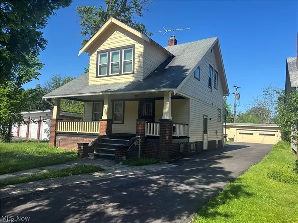 956 Nobleshire Rd, Cleveland Heights, OH 44121