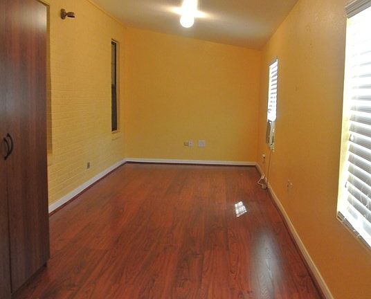 5th image of 1909 Manor Dr